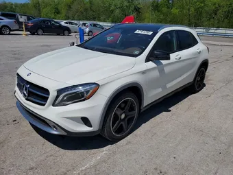 2015 Mercedes-Benz GLA-Class WDCTG4GB9FJ039092