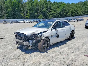 2019 Mercedes-Benz A-Class WDD3G4EB6KW020706