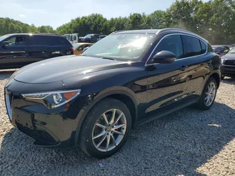 2018 Alfa Romeo ZASFAKBN0J7B60472