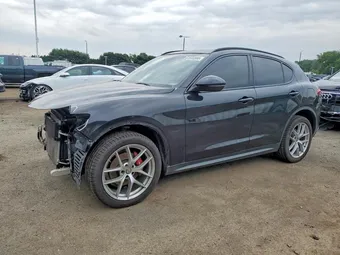 2018 Alfa Romeo ZASFAKNN9J7C26805