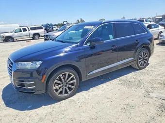 2017 Audi Q7 WA1LAAF73HD018320