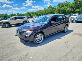 2015 BMW X1 WBAVL1C52FVY26531