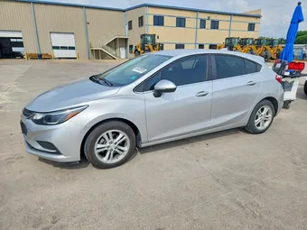 2018 Chevrolet Cruze 3G1BE6SM2JS633597