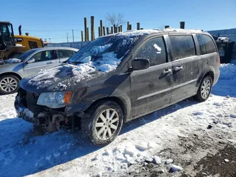 2016 Chrysler Town & Country 2C4RC1BG2GR111177