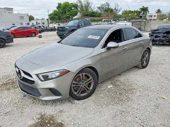 2020 Mercedes-Benz A-Class W1K3G4EB5LJ199979