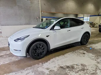 2021 Tesla Model Y 5YJYGDEE6MF184135
