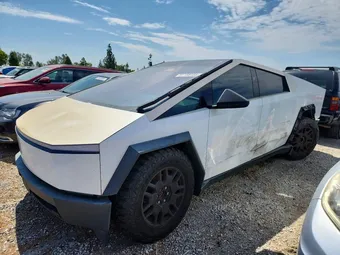 2024 Tesla Cybertruck 7G2CEHED8RA012737