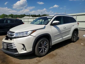 2017 Toyota Highlander 5TDJZRFH2HS514842