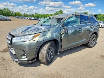 2019 Toyota Highlander 5TDBZRFH6KS943400 Lot 57709386