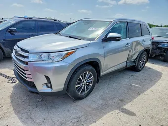 2019 Toyota Highlander 5TDJZRFH9KS588346 Lot 41633566