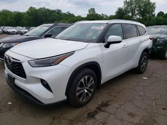 2022 Toyota Highlander 5TDHZRBH1NS569427 Lot 58932096
