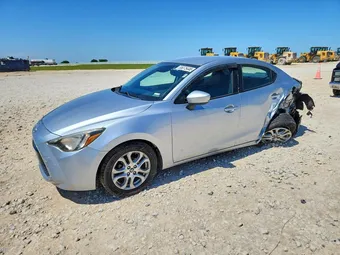 2018 Toyota Yaris 3MYDLBYV1JY324975