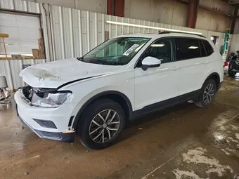 2019 Volkswagen Tiguan 3VV2B7AX0KM081462