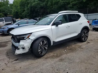 2023 Volvo XC40 YV4L12UX0P2937438