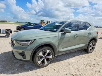 2025 Volvo XC40 YV4L12UE4S2461637