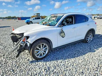 2019 Alfa Romeo ZASPAKBN9K7C43811