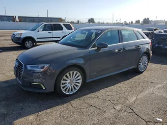 2017 Audi A3 e-tron WAUTPBFF0HA036421
