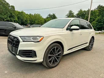 2022 Audi Q7 WA1LXBF74ND009142