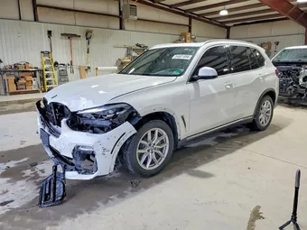 2021 BMW X5 5UXCR6C02M9F33066