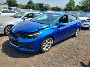 2019 Chevrolet Cruze 1G1BE5SM4K7132558