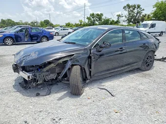 2026 Kia K5 KNAG24J7XT5480127