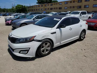 2015 Kia Optima KNAGM4A70F5607966