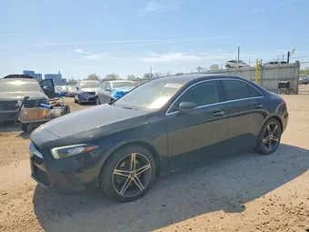 2019 Mercedes-Benz A-Class WDD3G4FB7KW013472
