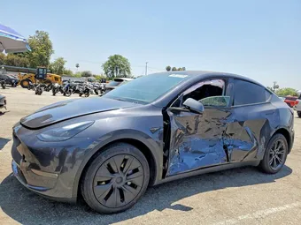 2024 Tesla Model Y 7SAYGDEE2RF118109