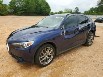 2018 Alfa Romeo ZASFAKNN9J7C20681
