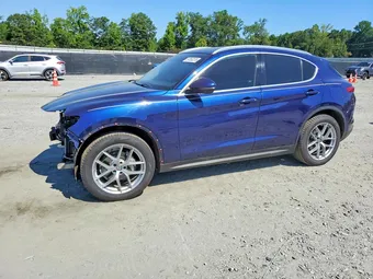 2018 Alfa Romeo ZASFAKAN3J7B87182