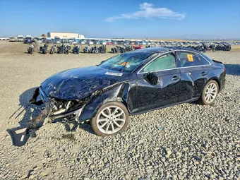 2018 Audi A4 WAULMAF43JA047226