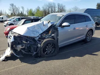2017 Audi Q7 WA1VAAF70HD043040