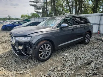 2019 Audi Q7 WA1LAAF78KD041695