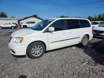 2015 Chrysler Town & Country 2C4RC1BG5FR588894