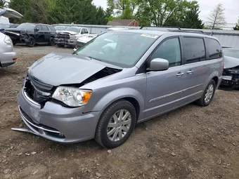2015 Chrysler Town & Country 2C4RC1BG8FR602349