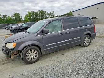 2015 Chrysler Town & Country 2C4RC1BG1FR513545