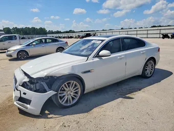 2016 Jaguar XF SAJBE4BV9GCY10991