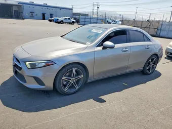 2019 Mercedes-Benz A-Class WDD3G4EB1KW016000
