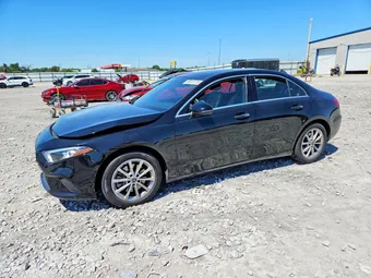 2019 Mercedes-Benz A-Class WDD3G4FB4KW027636