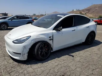 2022 Tesla Model Y 7SAYGDEE9NF354346