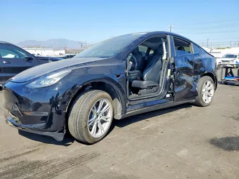2023 Tesla Model Y 7SAYGDEE4PA156824