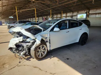 2023 Tesla Model Y 7SAYGDEE0PF813458