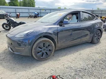 2024 Tesla Model Y 7SAYGAEE6RF102106