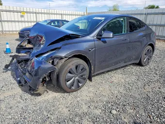 2024 Tesla Model Y 7SAYGDED2RF053608