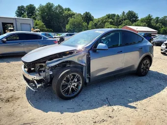 2024 Tesla Model Y 7SAYGDEE1RF202194