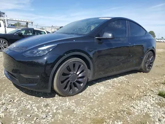 2023 Tesla Model Y 7SAYGDEF6PF863550