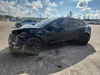 2021 Tesla Model Y 5YJYGDEE0MF076576