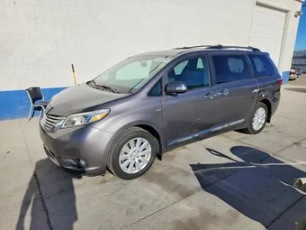 2017 Toyota Sienna 5TDDZ3DC5HS158727