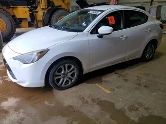 2017 Toyota Yaris 3MYDLBYV6HY164439