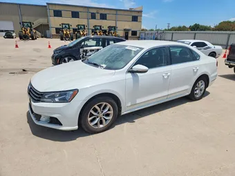 2016 Volkswagen Passat 1VWAT7A39GC056795